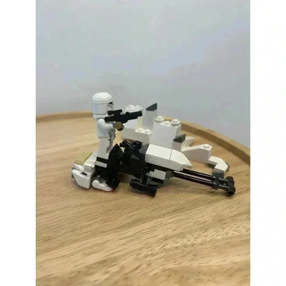 LEGO Star Wars Minifigure Lot with Speeder Bike - snow stormtrooper incomplete - Picture 2 of 4